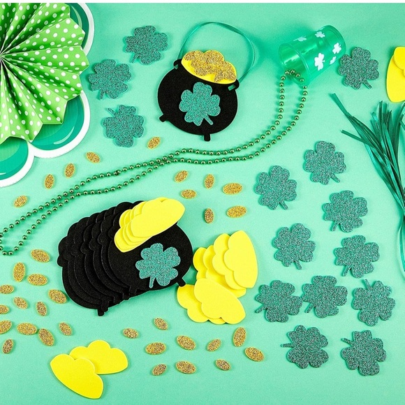 St Patrick’s Day 48 Piece Pot Of Gold Ornament Craft Kit - Picture 3 of 3